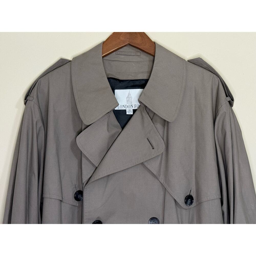 London Fog Double Breasted Trench Coat Men's Size 42 Short Belted Grayish-Tan - Picture 3 of 9